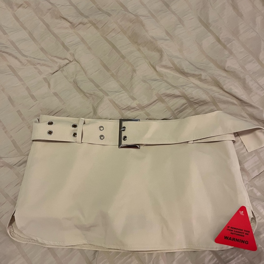 EGO Cream Mini Skort with Belt NWT